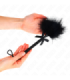 KINK - MASAJEADOR DE CUERDA DE NAILON CON PLUMAS PARA COSQUILLAS Y LAZO NEGRO 25 CM