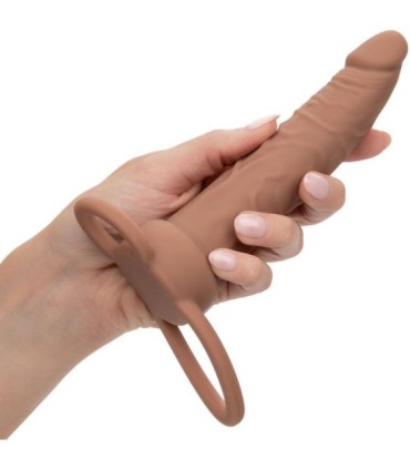 CALEXOTICS - PERFORMANCE MAXX DOBLE PENETRADOR RECARGABLE PIEL MORENO